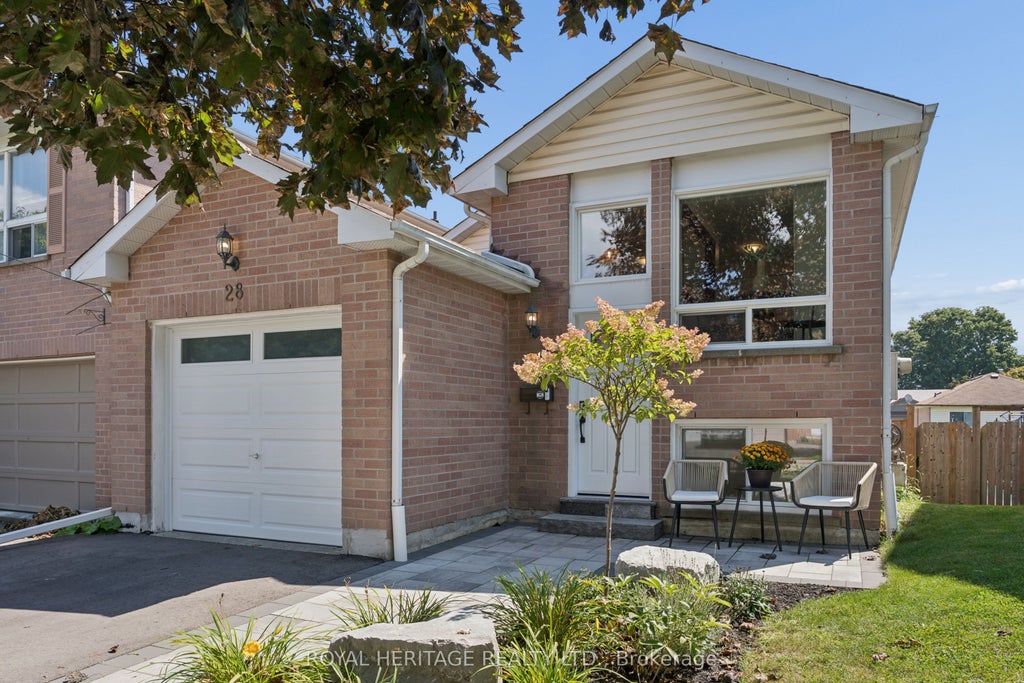 Photo of 28 Glanville Crescent, Clarington, ON L1C 4L6 (MLS # E13722928)