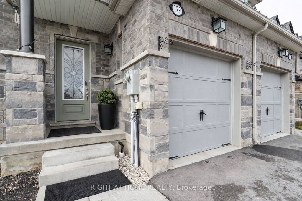 Photo of 179 Walker Boulevard, New Tecumseth, ON L9R 0R3 (MLS # N12922268)