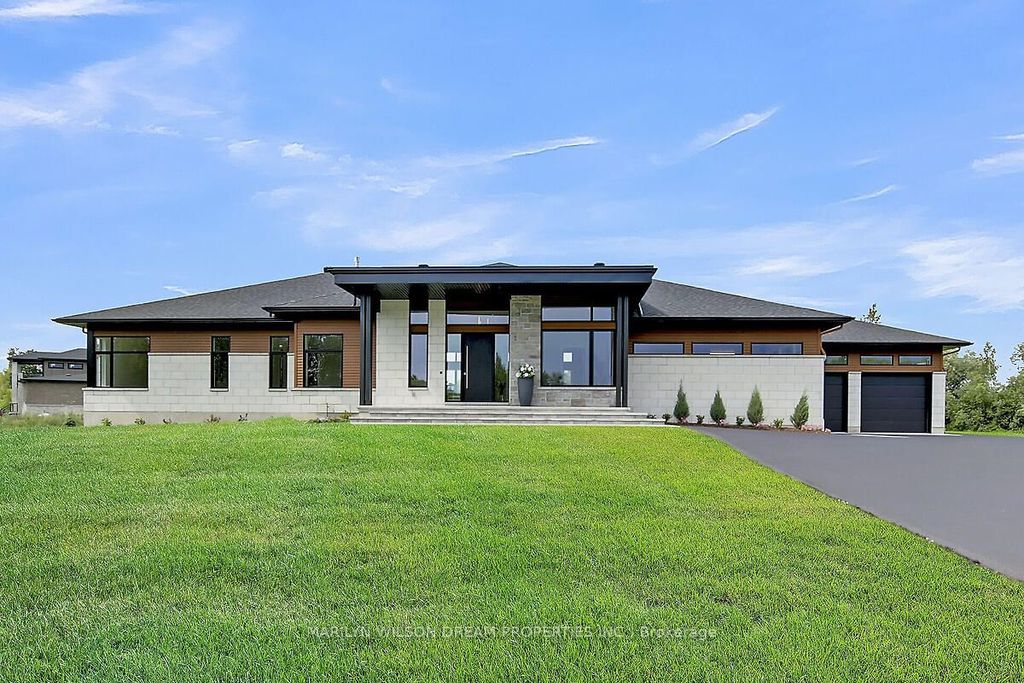 Photo of 1070 Green Jacket Crescent, Greely - Metcalfe - Osgoode - Vernon and Area, ON K4P 0G6 (MLS # X12452490)