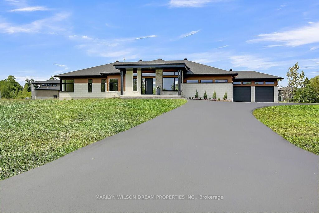 Photo of 1070 Green Jacket Crescent, Greely - Metcalfe - Osgoode - Vernon and Area, ON K4P 0G6 (MLS # X12452490)