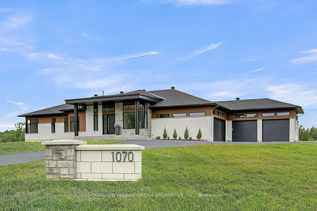 Photo of 1070 Green Jacket Crescent, Greely - Metcalfe - Osgoode - Vernon and Area, ON K4P 0G6 (MLS # X12452490)