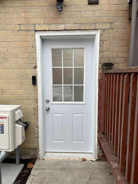 15 Golden Gate Drive Brampton ON L6S 2K4