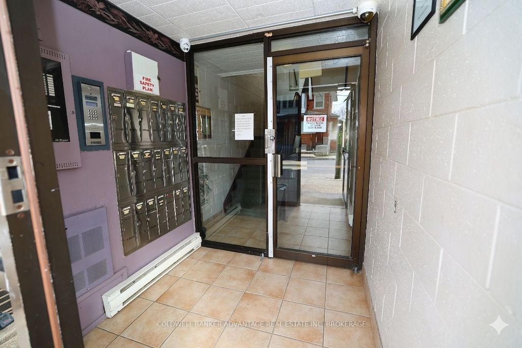 Photo of 4692 CRYSLER Avenue #102, Niagara Falls, ON L2E 3V8 (MLS # X12908312)