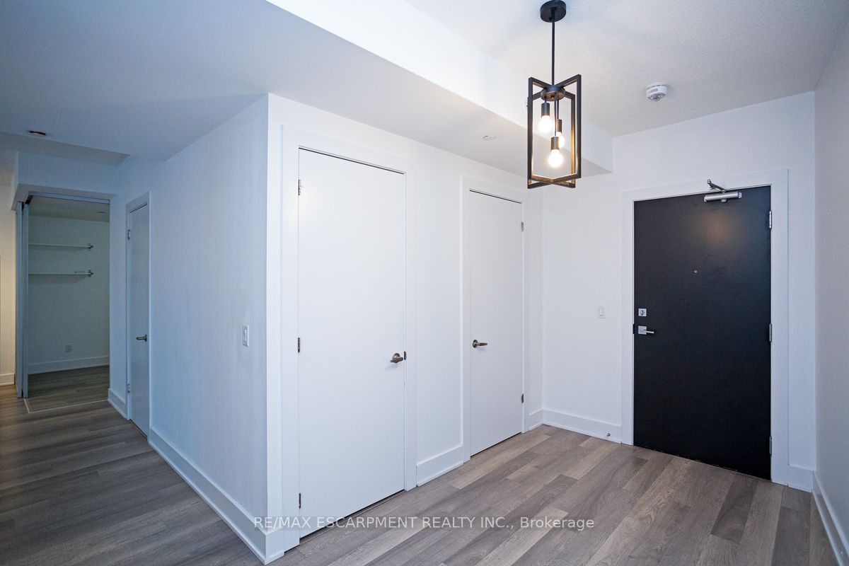 5260 Dundas Street C301