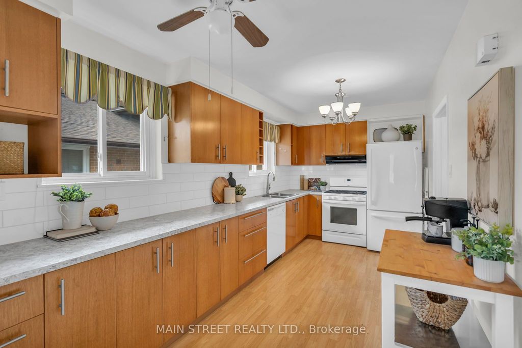 Photo of 47 Graystone Gardens, Toronto, ON M8Z 3C2 (MLS # W12480427)