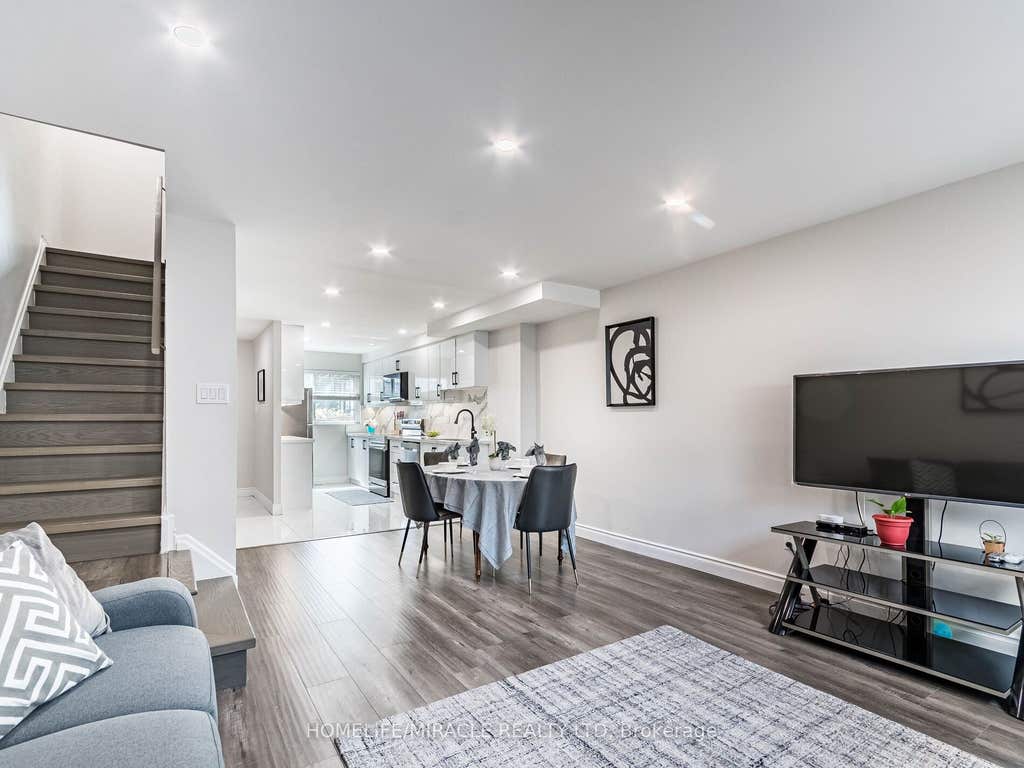Photo of 180 Mississauga Valley Boulevard #124, Mississauga, ON L5A 3M2 (MLS # W13623404)