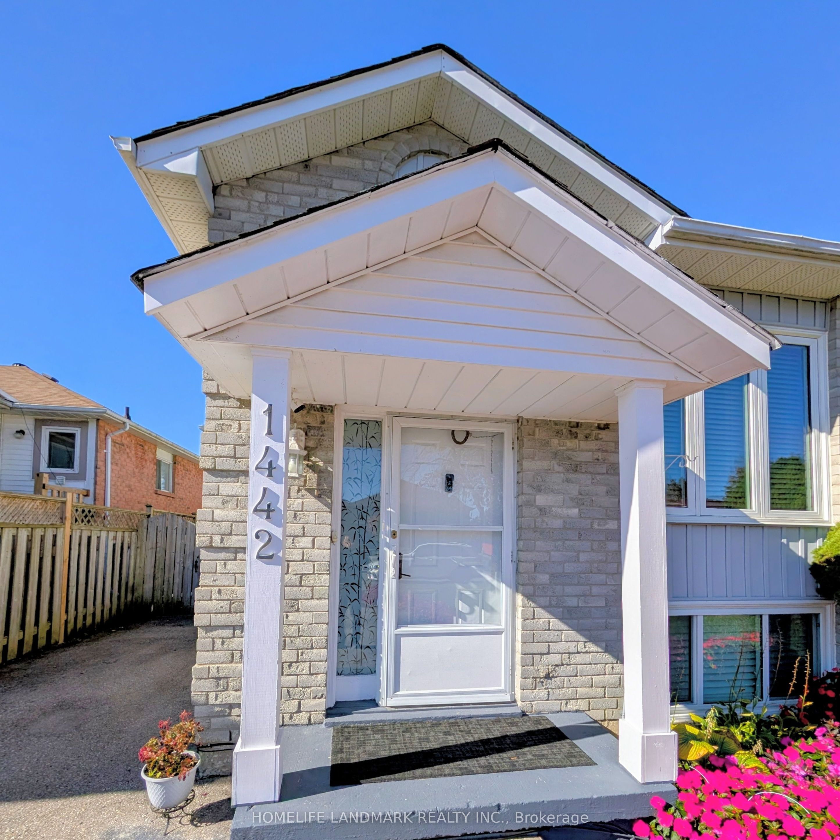 1442 Connery Crescent