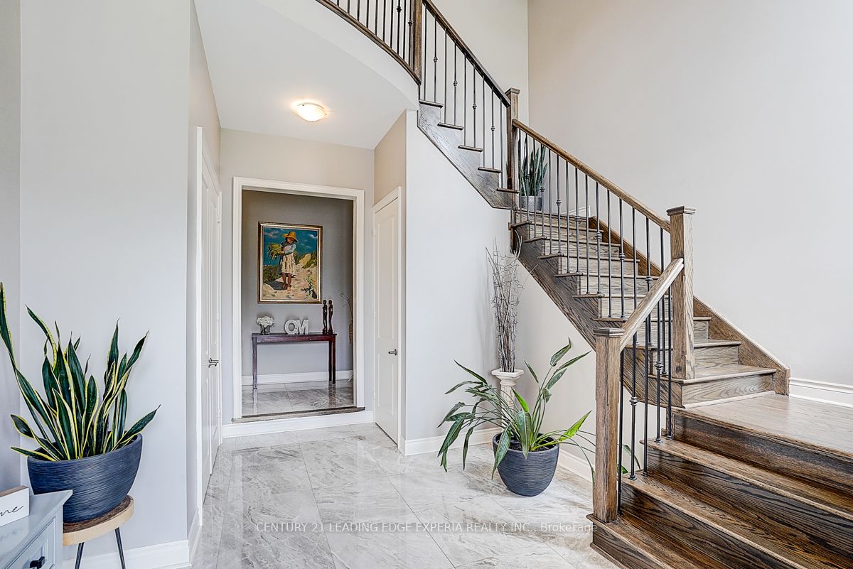 290 Inverness Way