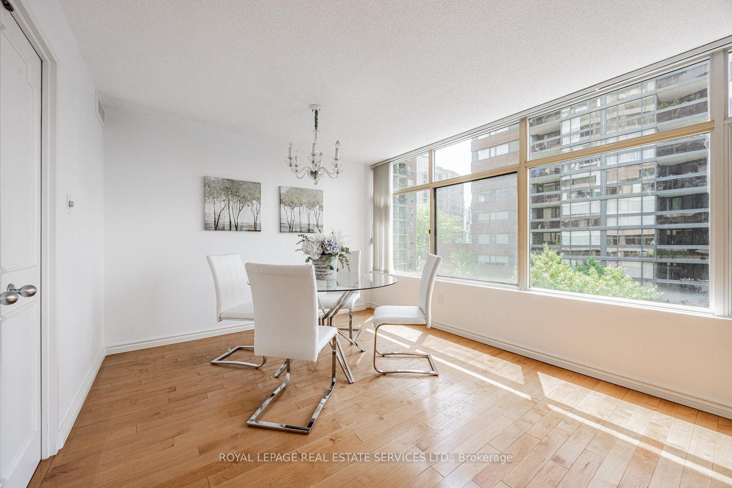 900 Yonge Street 501