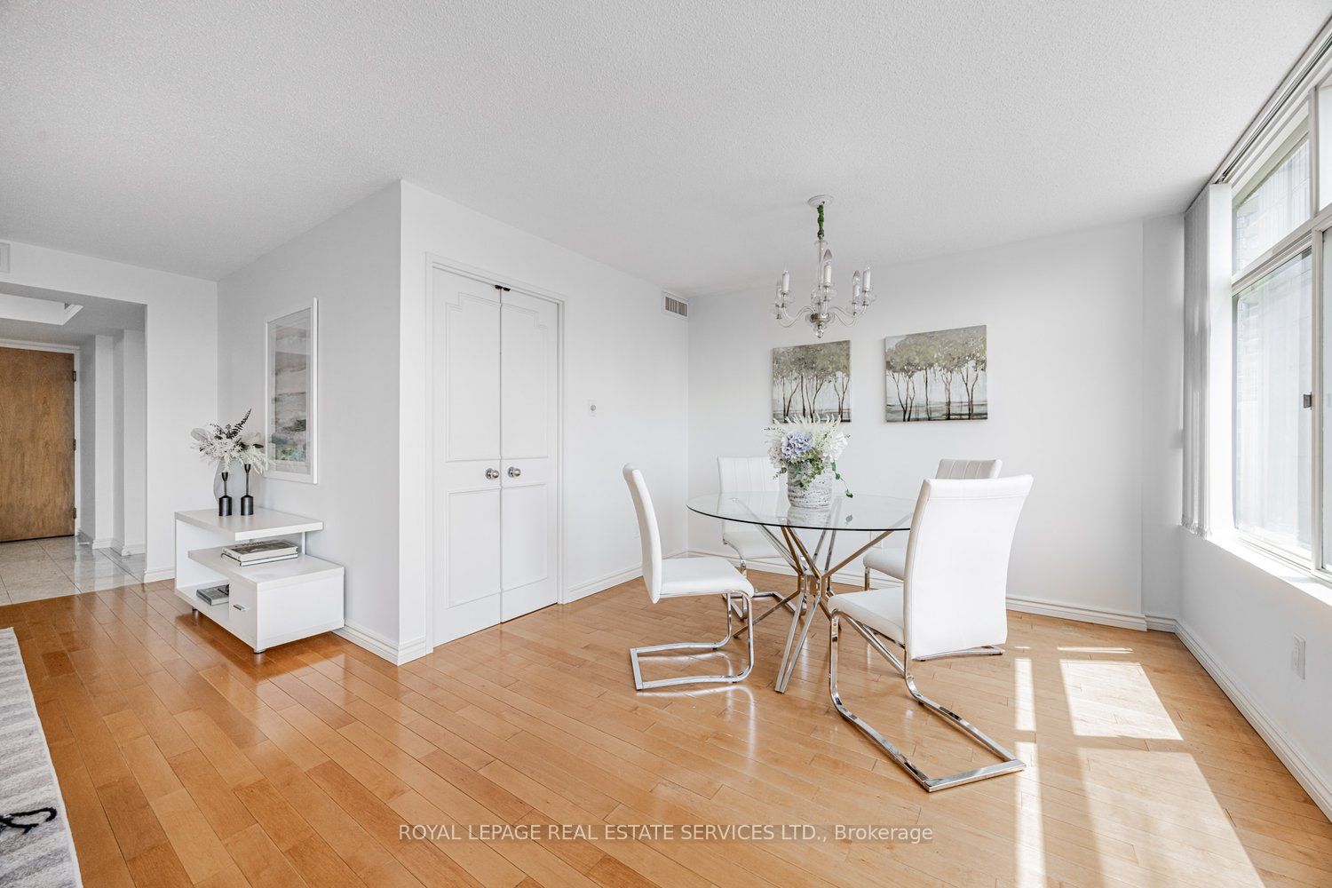 900 Yonge Street 501
