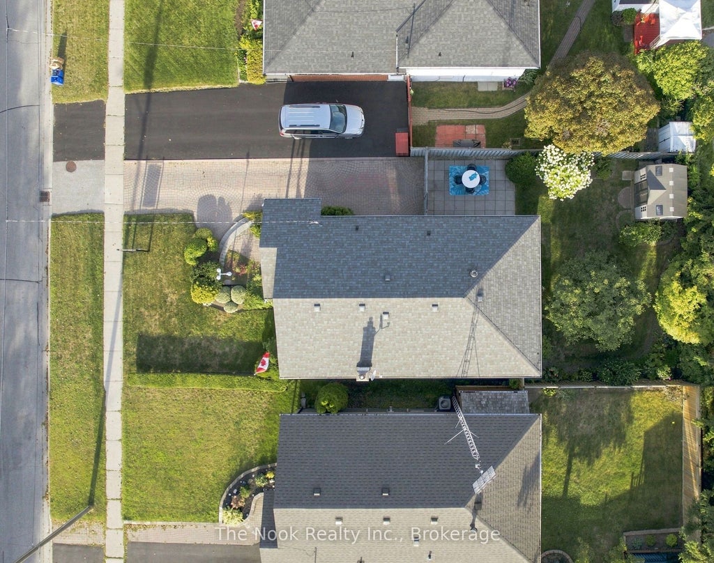 Photo of 274 Labrador Drive, Oshawa, ON L1H 7E8 (MLS # E13767648)