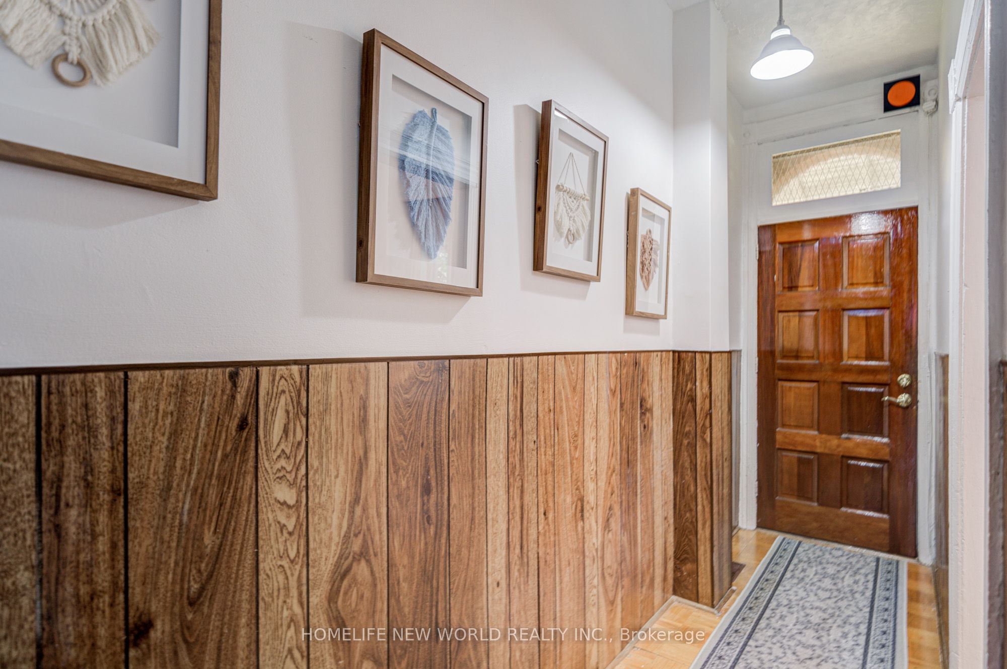 726 Adelaide Street W