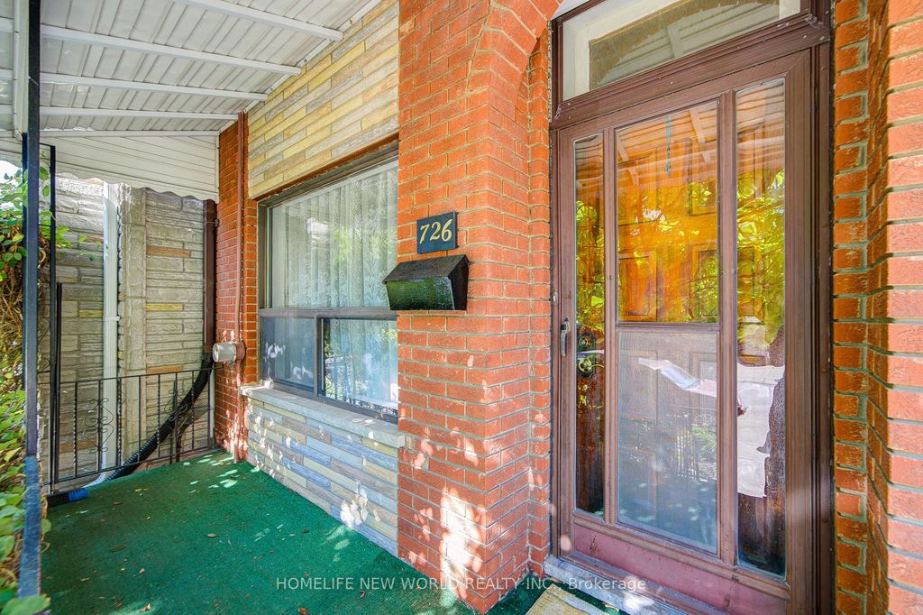 Photo of 726 Adelaide Street W, Toronto, ON M6J 1B1 (MLS # C12443354)