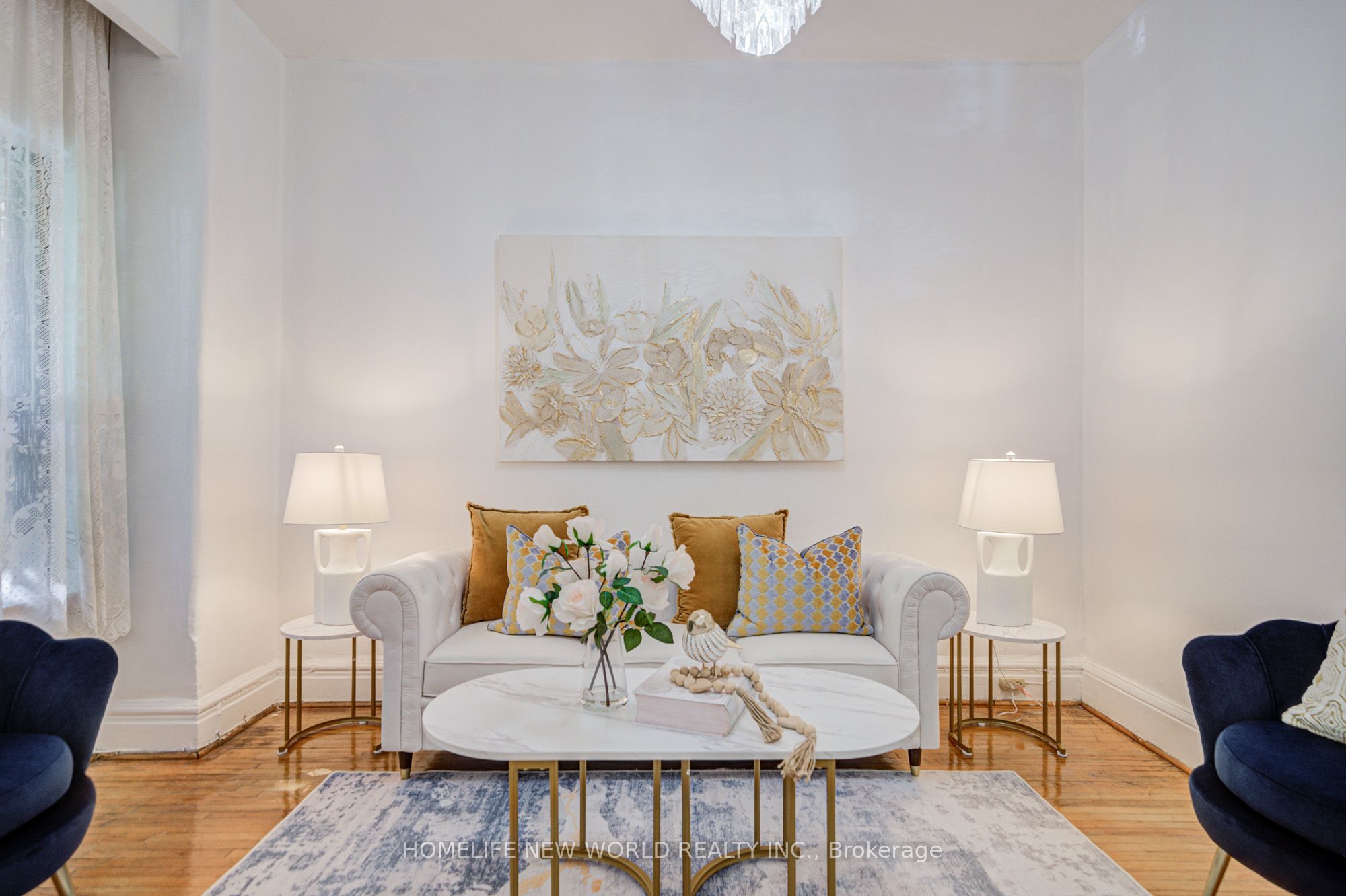 726 Adelaide Street W