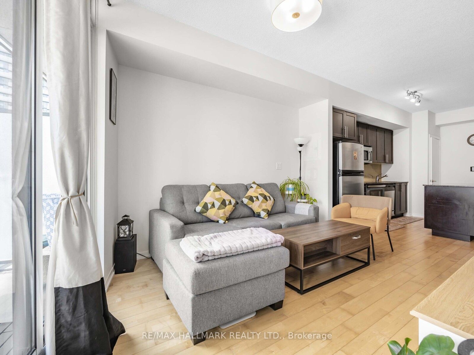 65 Bremner Boulevard 2109