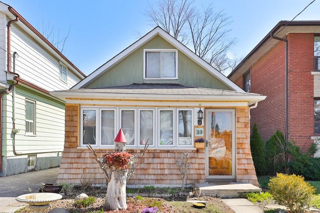 Photo of 39 Twenty Fourth Street, Toronto, ON M8V 3N3 (MLS # W12378955)