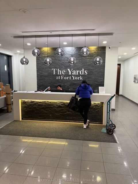 20 Bruyeres Mews 907 Toronto ON M5V 0G7