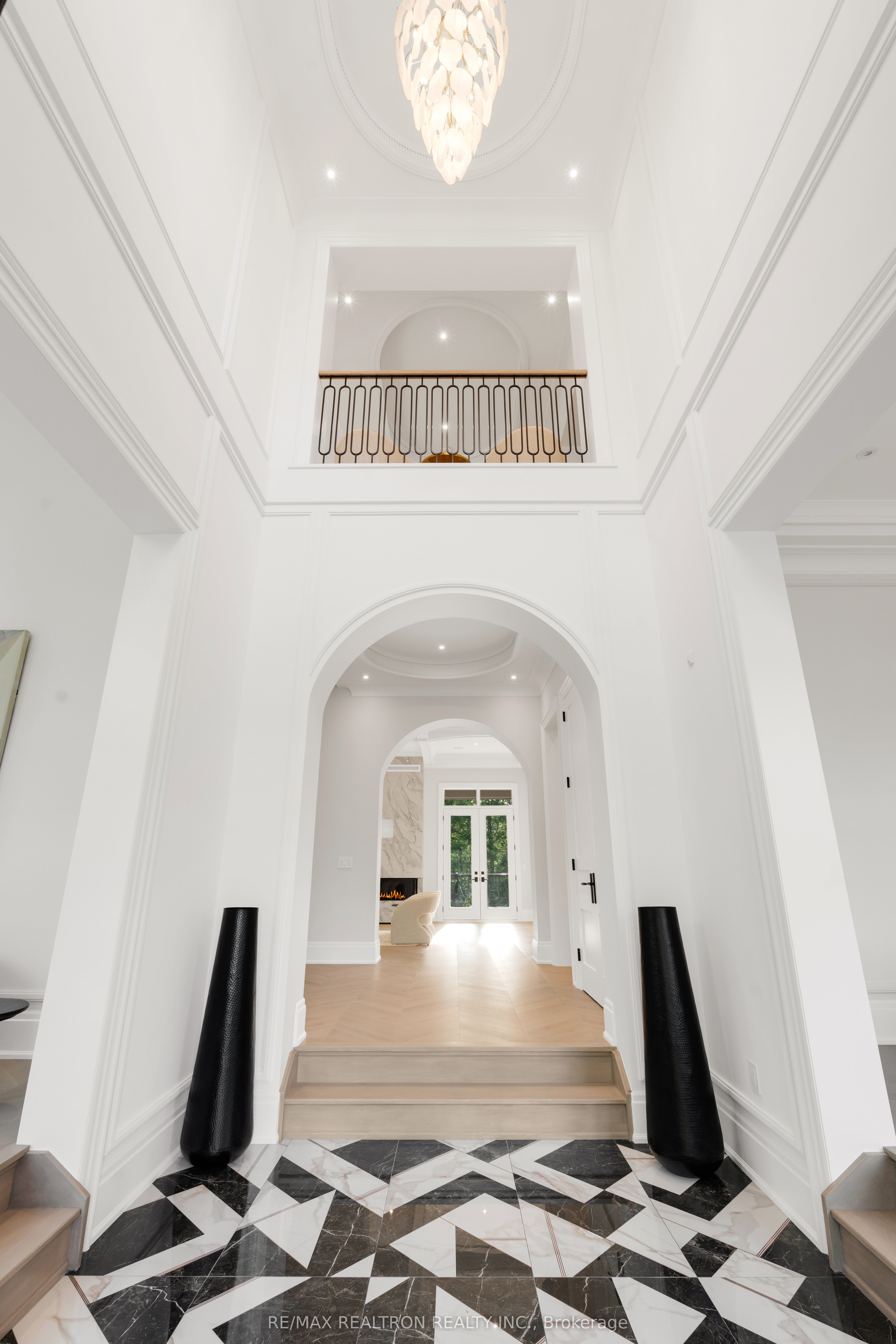 196 Kennedy Street W