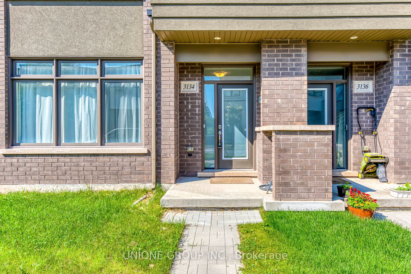 3134 Mintwood Circle