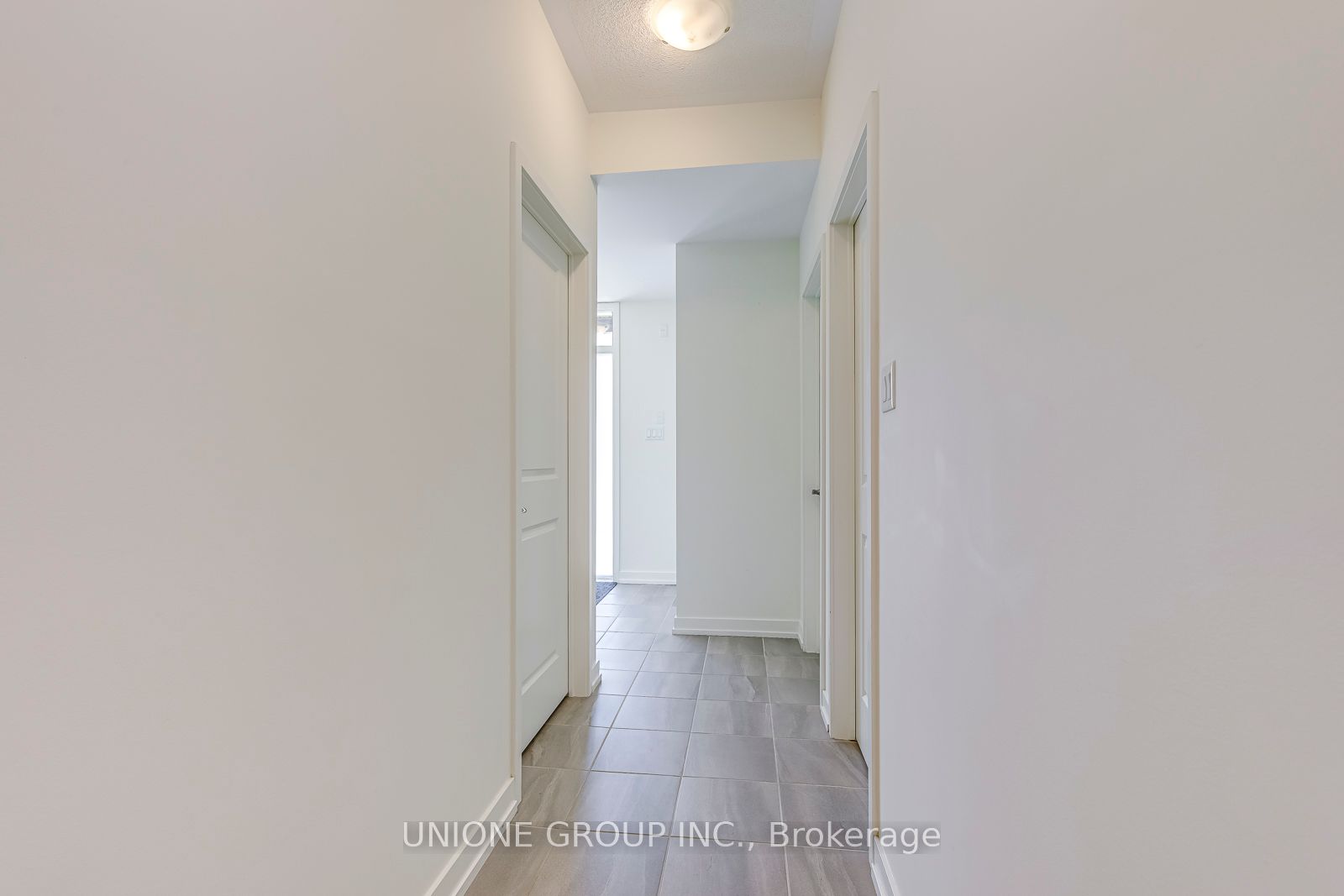 3134 Mintwood Circle
