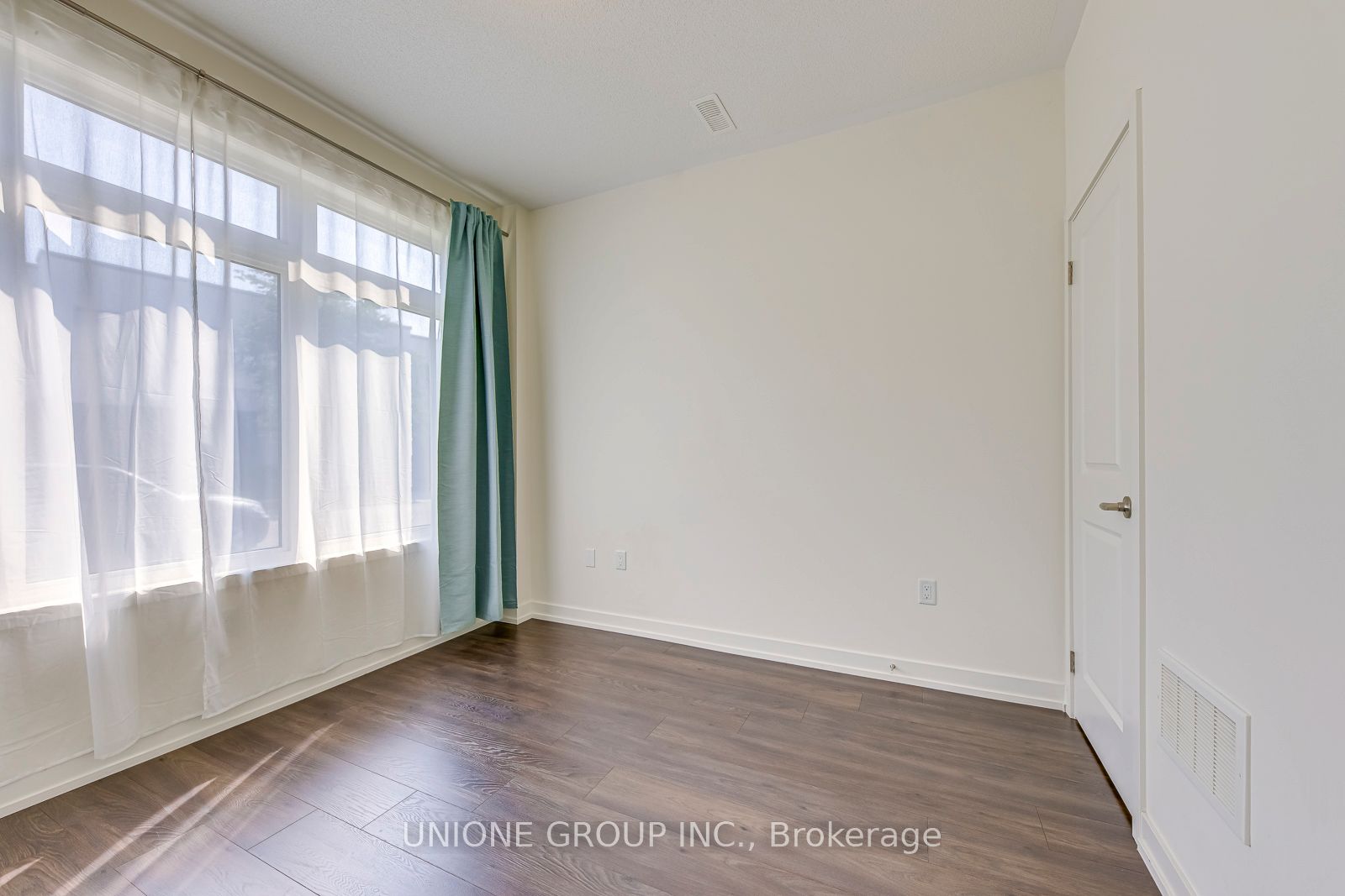 3134 Mintwood Circle