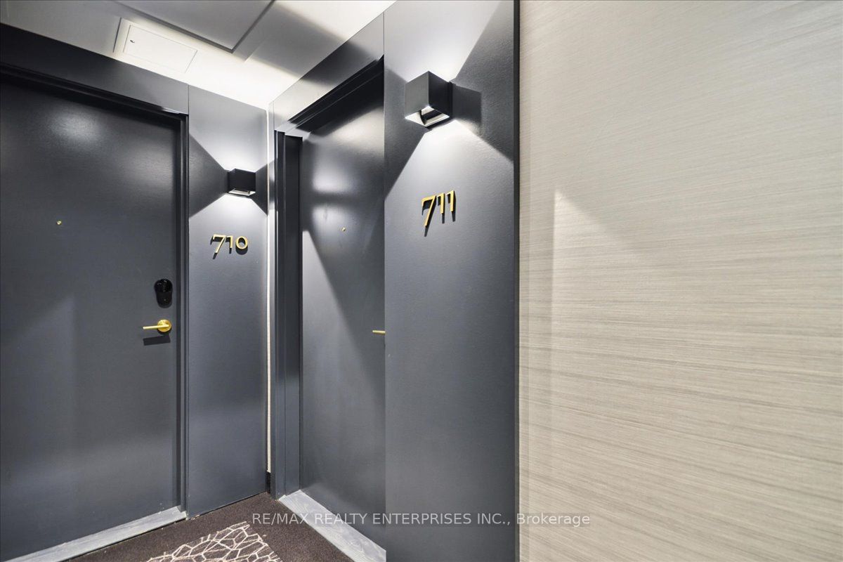 543 Richmond Street W 711