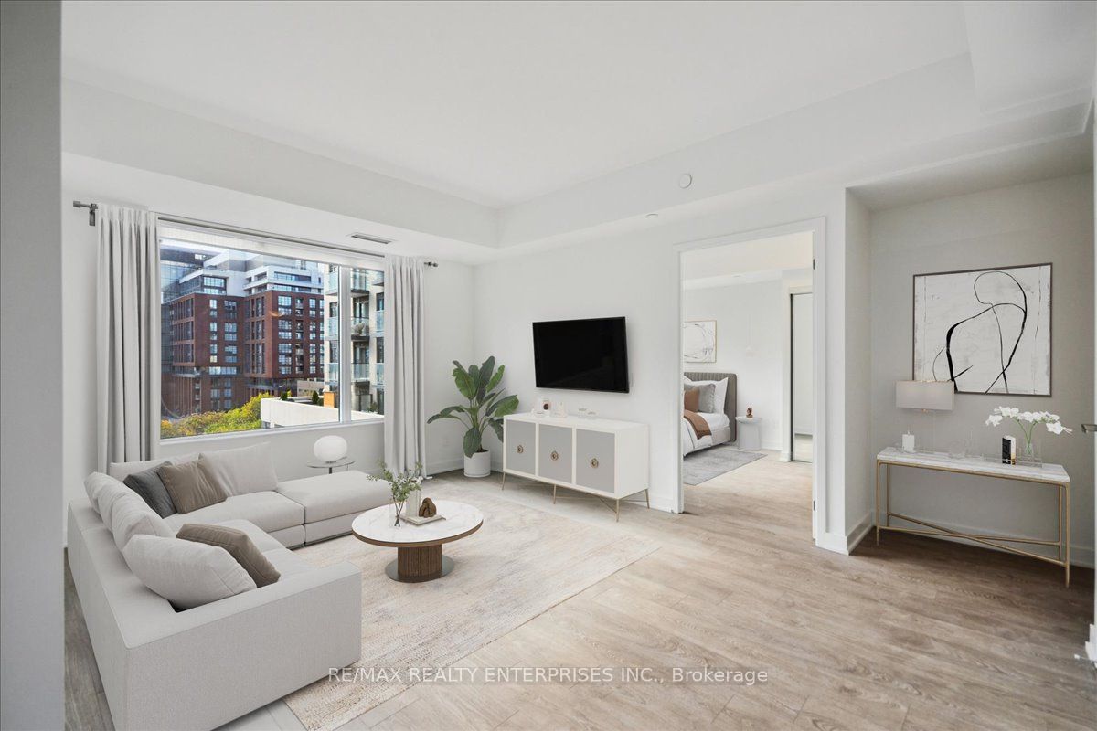 543 Richmond Street W 711