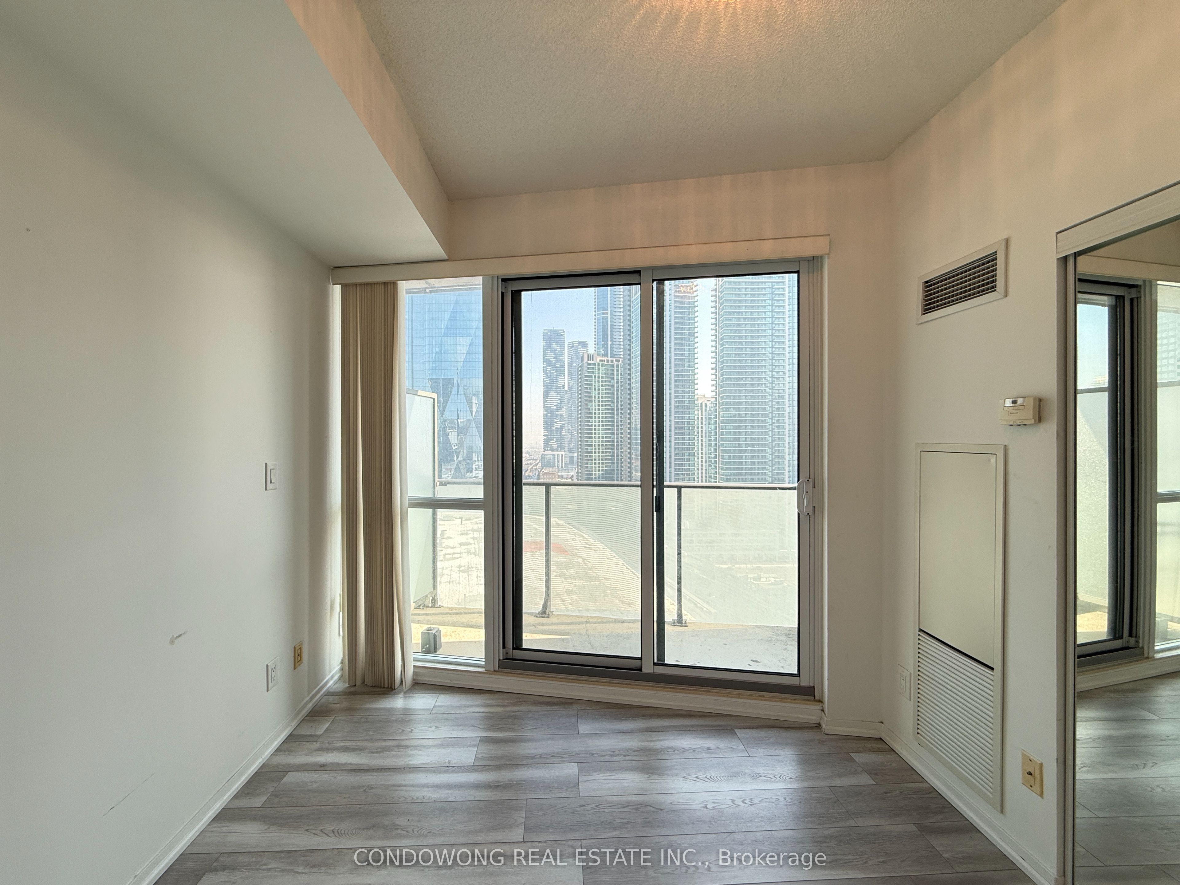 65 Bremner Boulevard 1710