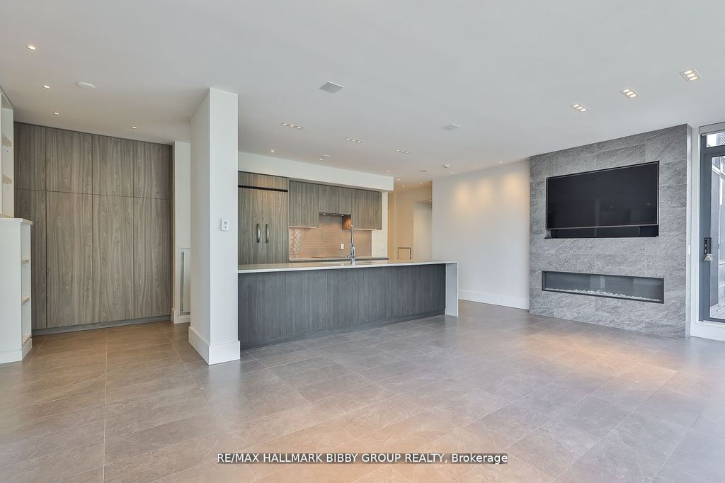 Photo of 438 King Street W #2101, Toronto, ON M5V 3T9 (MLS # C12424493)