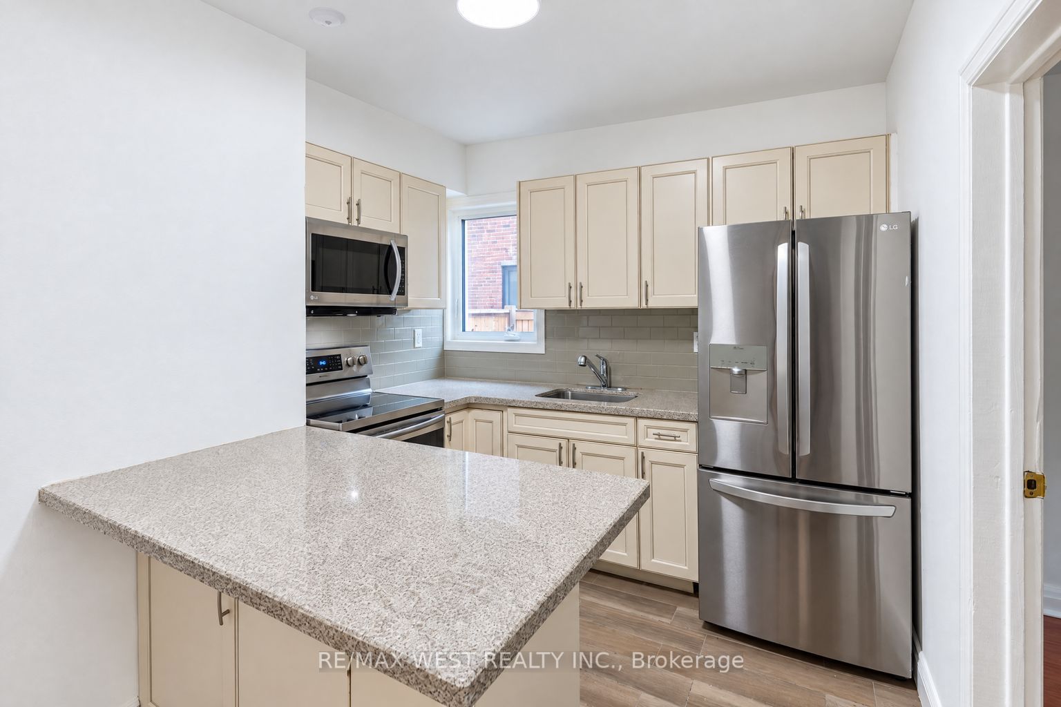 203 Islington Avenue Main