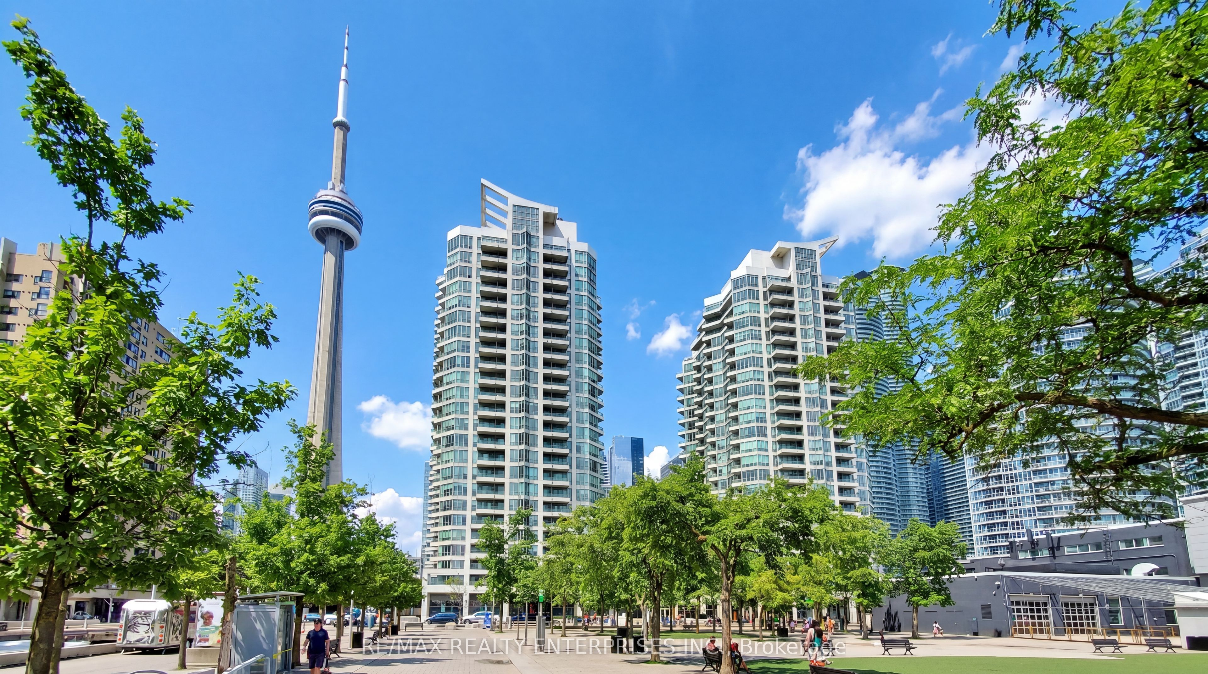 230 Queens Quay W 2816