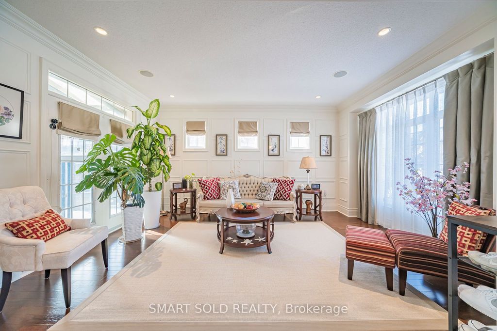 Photo of 33 Earnshaw Drive, Markham, ON L6C 0E4 (MLS # N13050984)