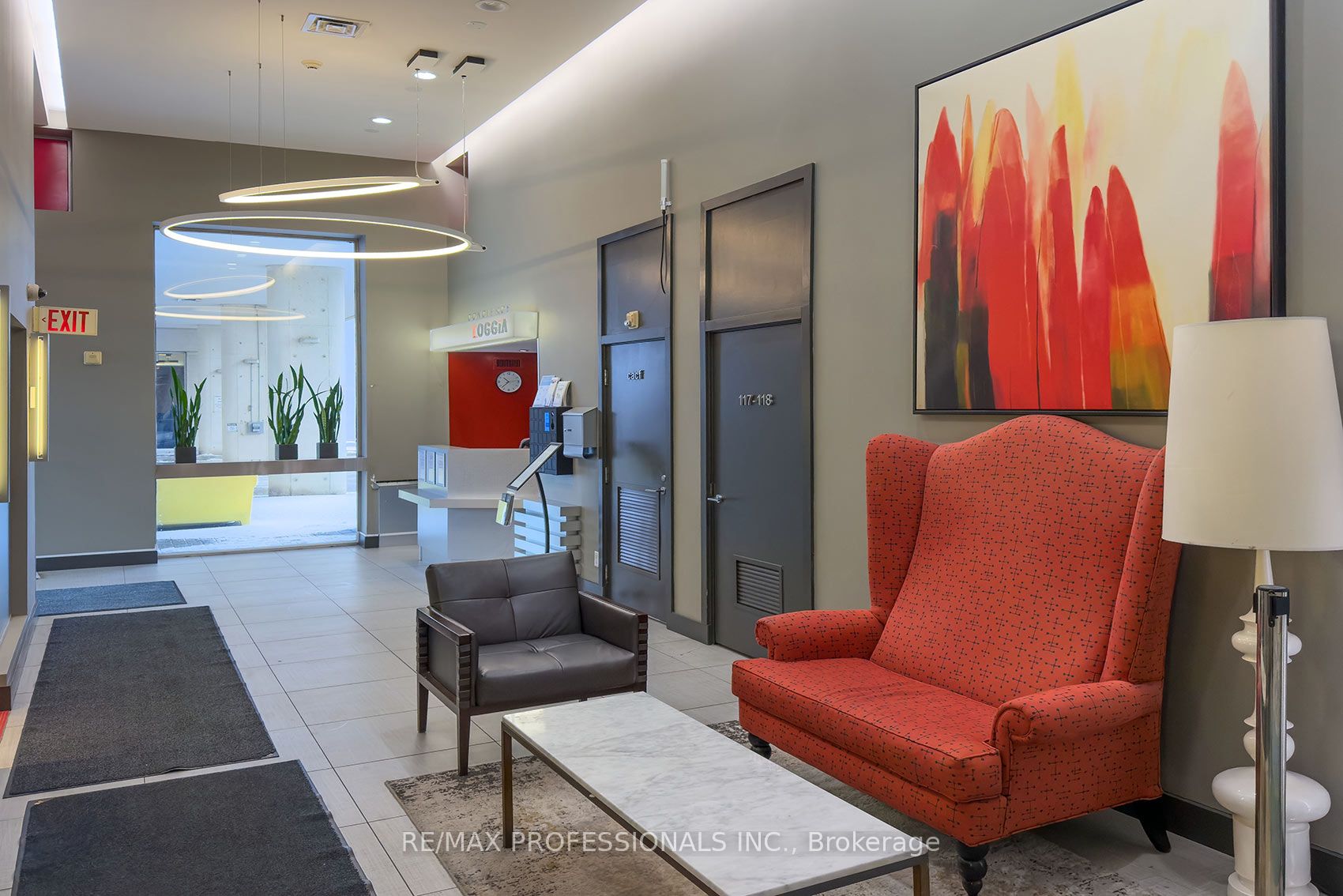 1040 The Queensway N/A 704