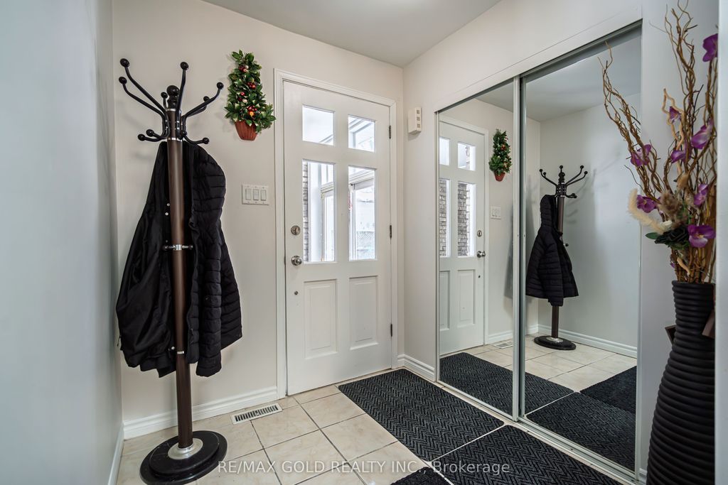 Photo of 46 Elgin Drive, Brampton, ON L6Y 1A8 (MLS # W13075636)