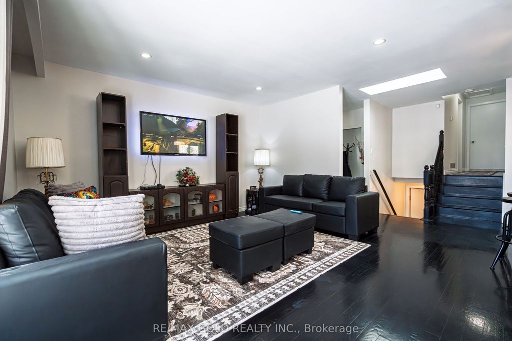 Photo of 46 Elgin Drive, Brampton, ON L6Y 1A8 (MLS # W13075636)