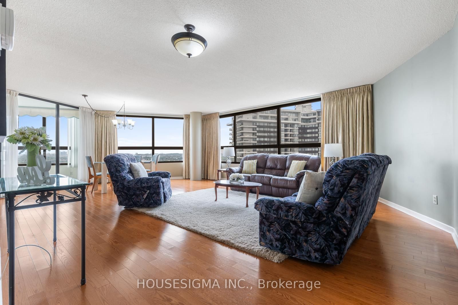 1300 Bloor Street 2010