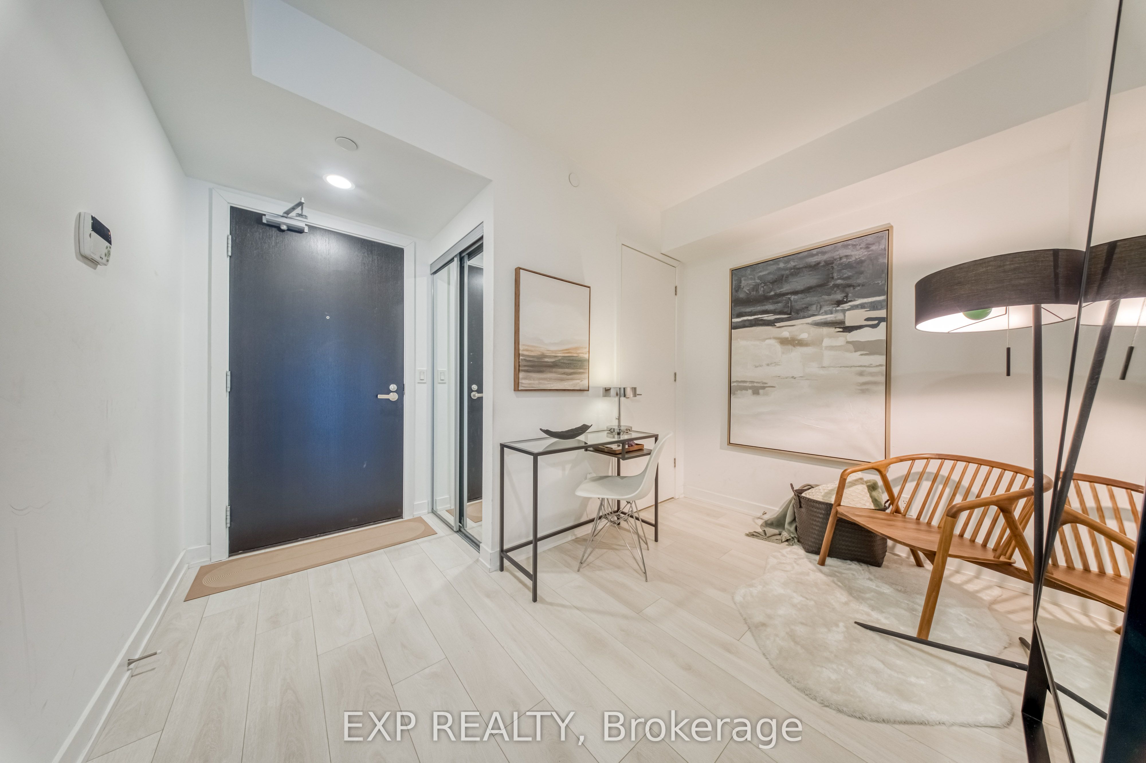 501 Yonge Street 911