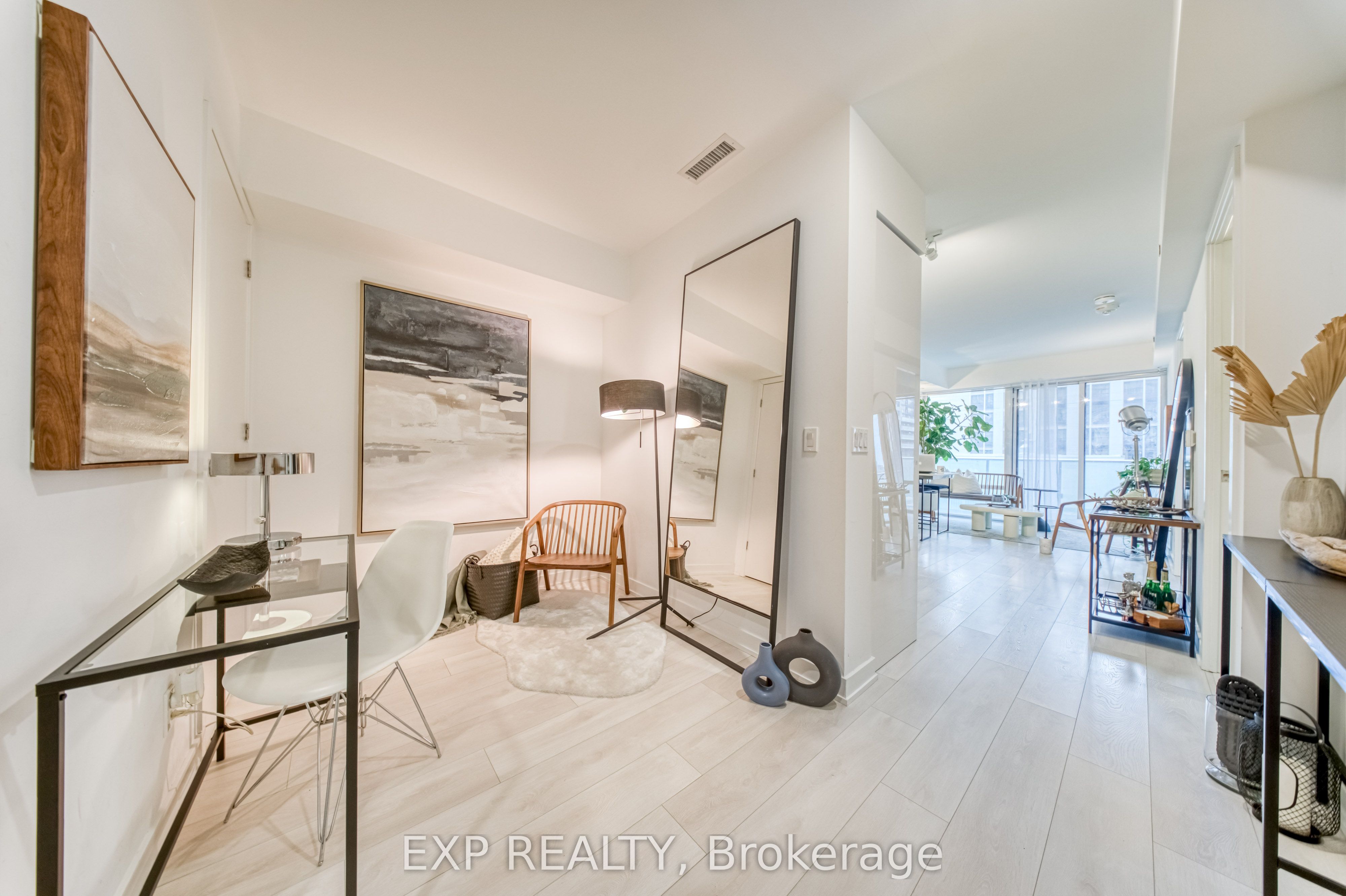 501 Yonge Street 911