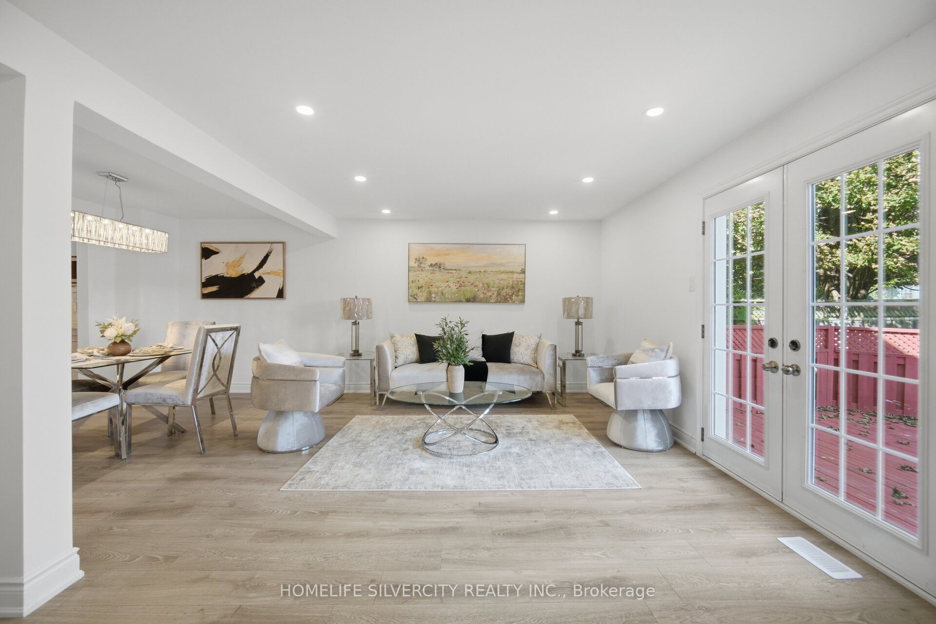 731 Elgin Street N