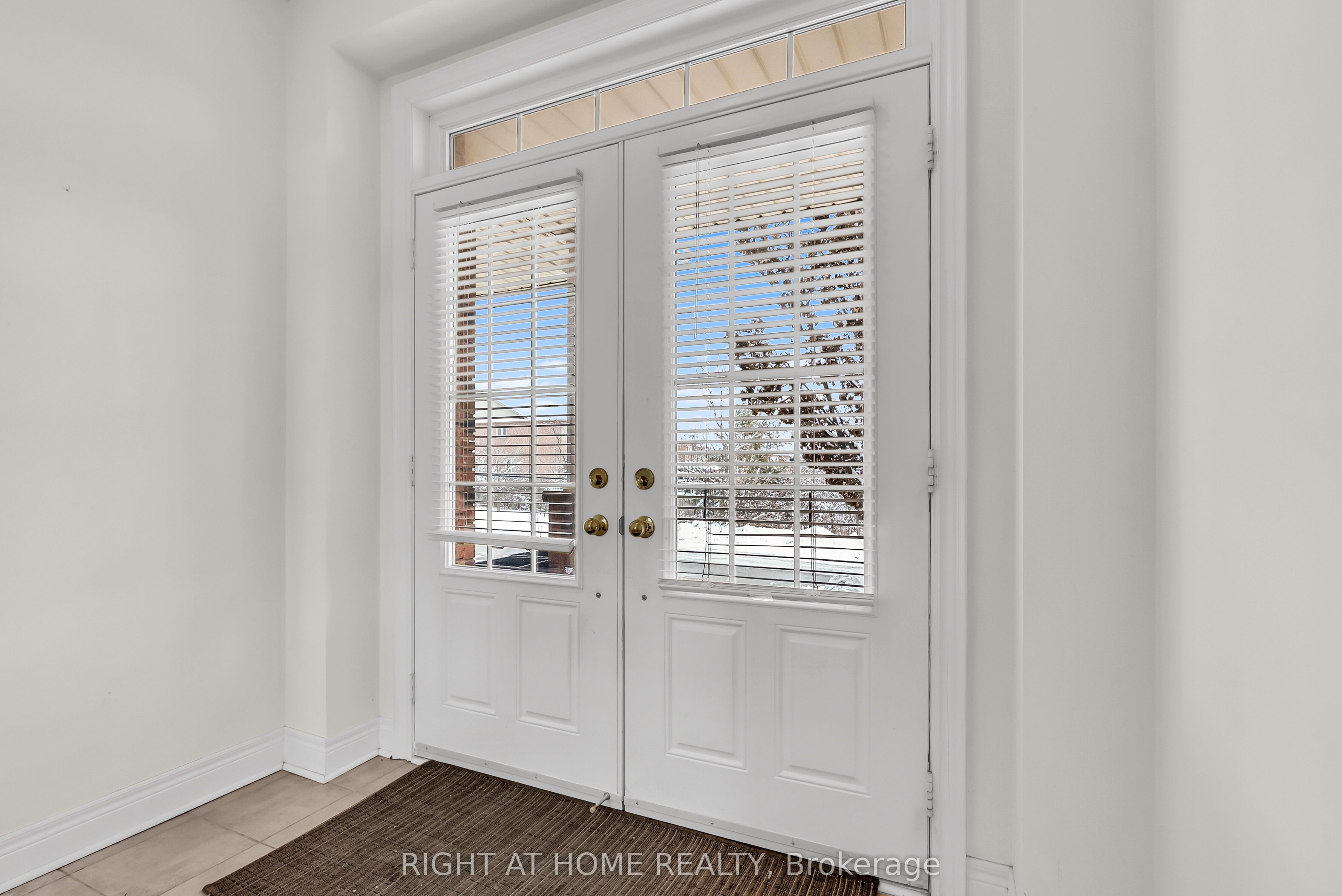 320 Ravineview Drive 9