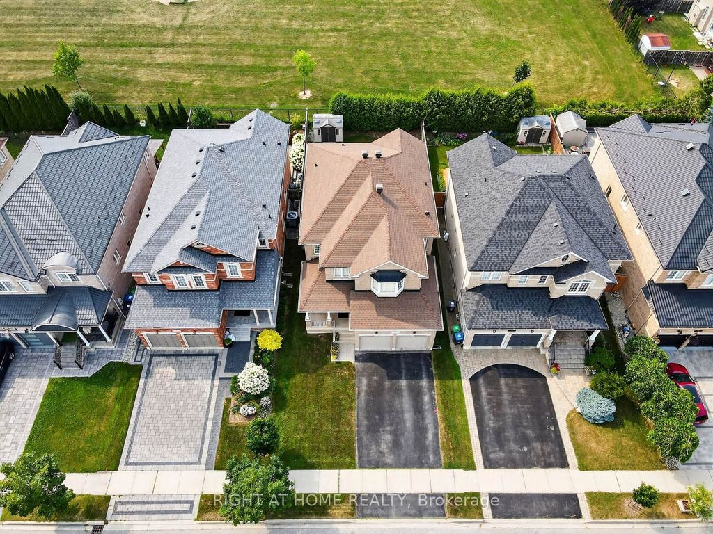 Photo of 7 Messina Avenue, Brampton, ON L6Y 0M6 (MLS # W13043744)