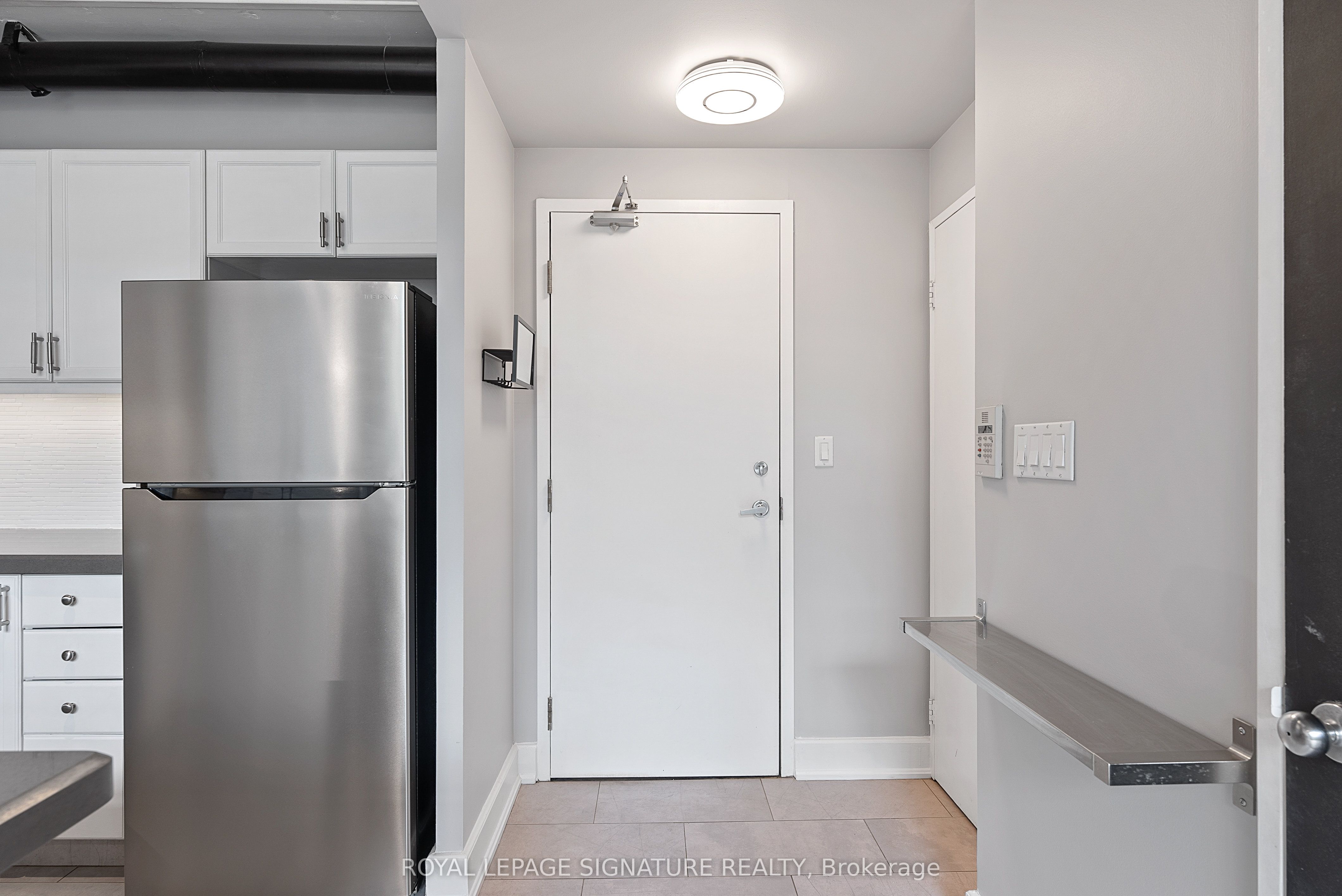 200 Manitoba Street 103