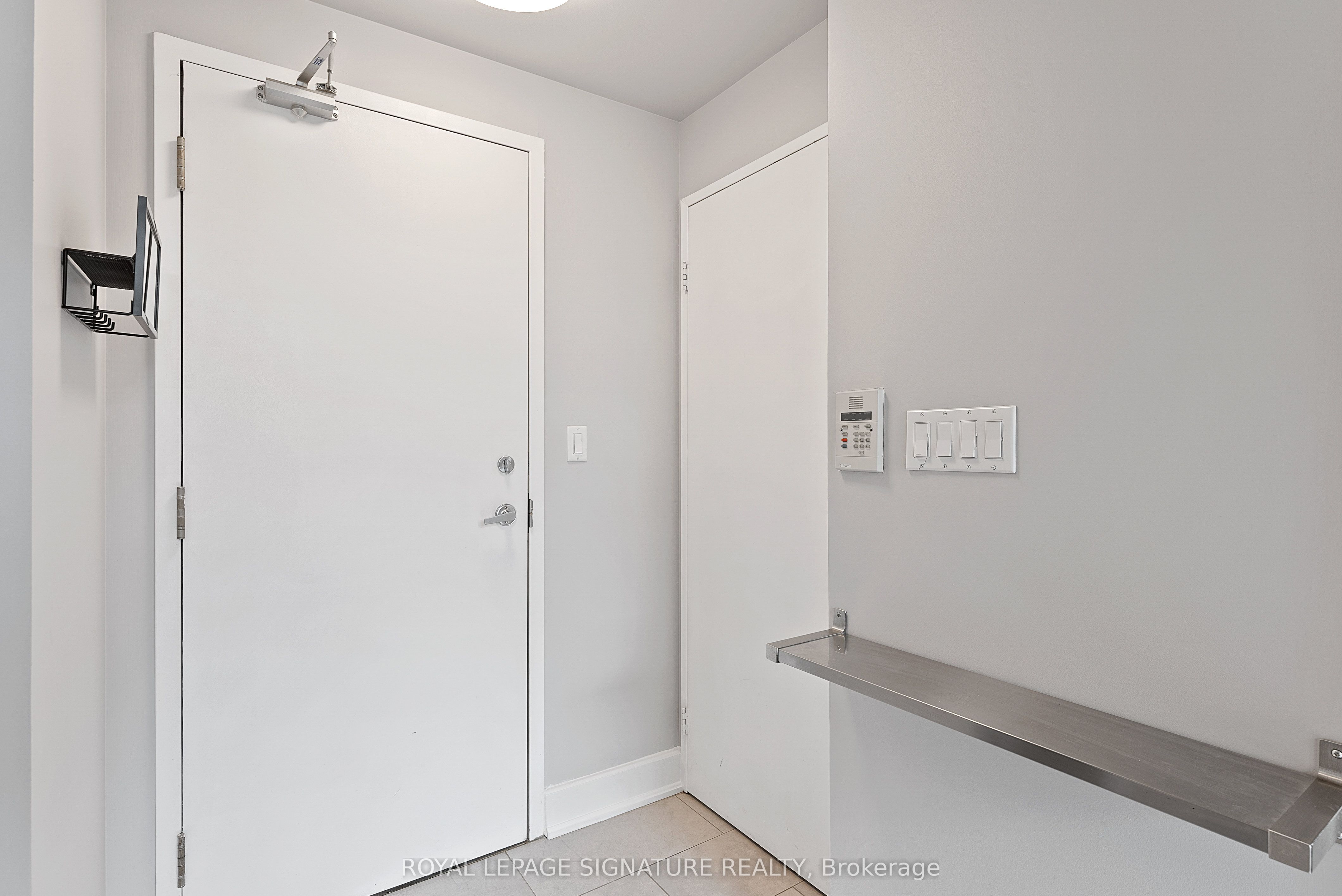 200 Manitoba Street 103