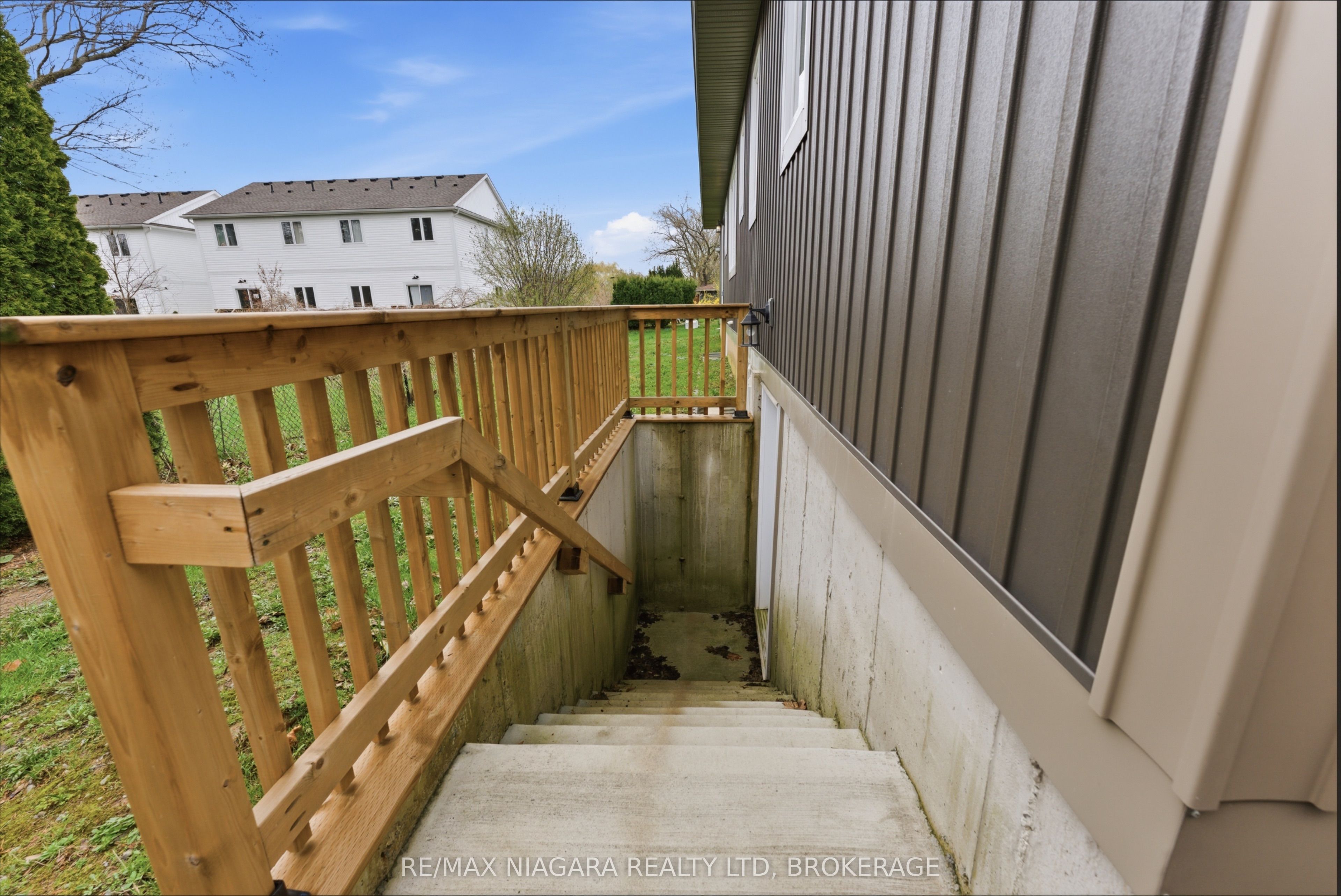 17 GLENBARR Road