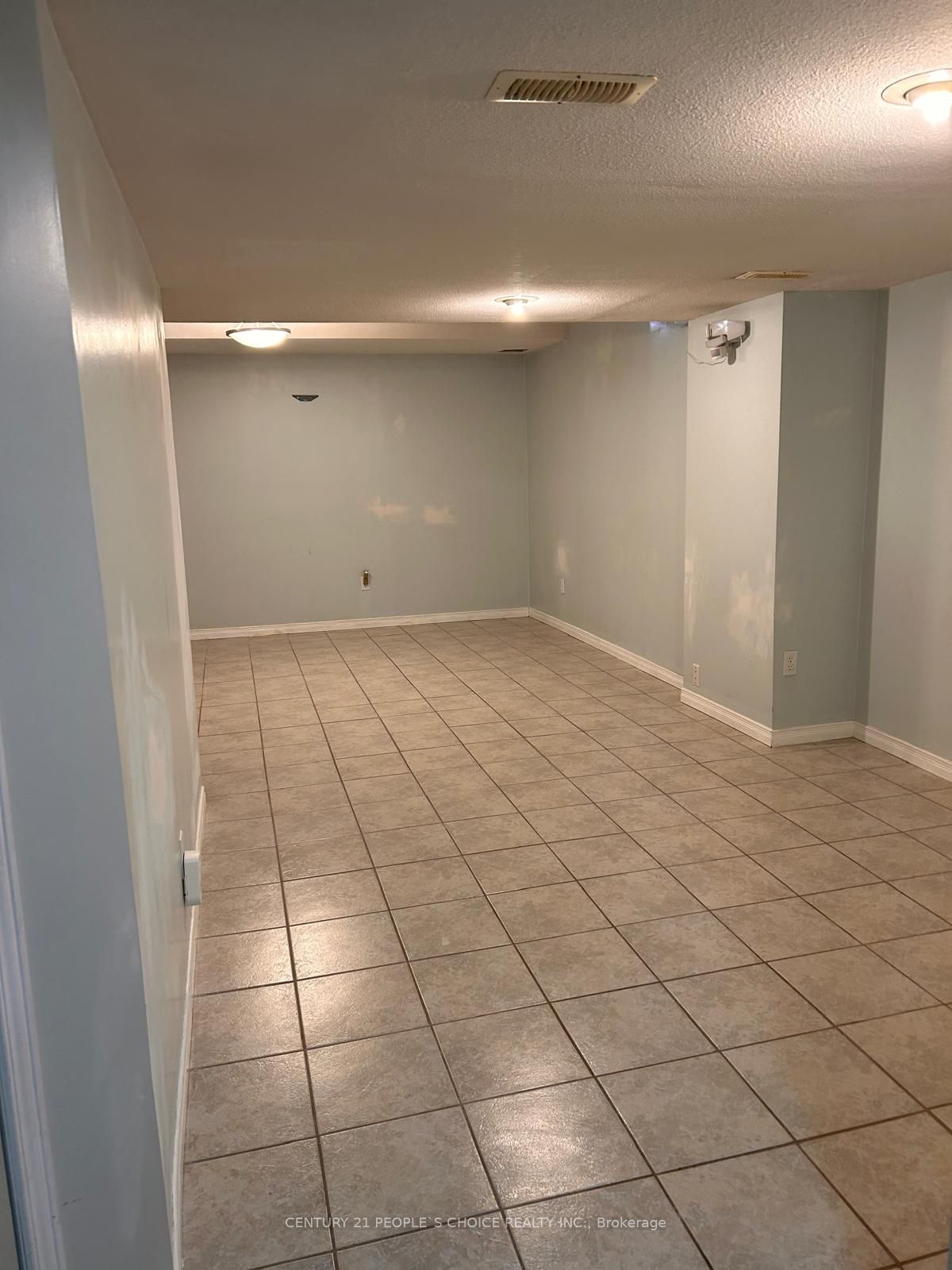 6885 Tassel Crescent