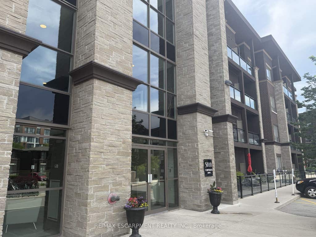 Photo of 5010 Corporate Drive #408, Burlington, ON L7L 0H6 (MLS # W13234820)