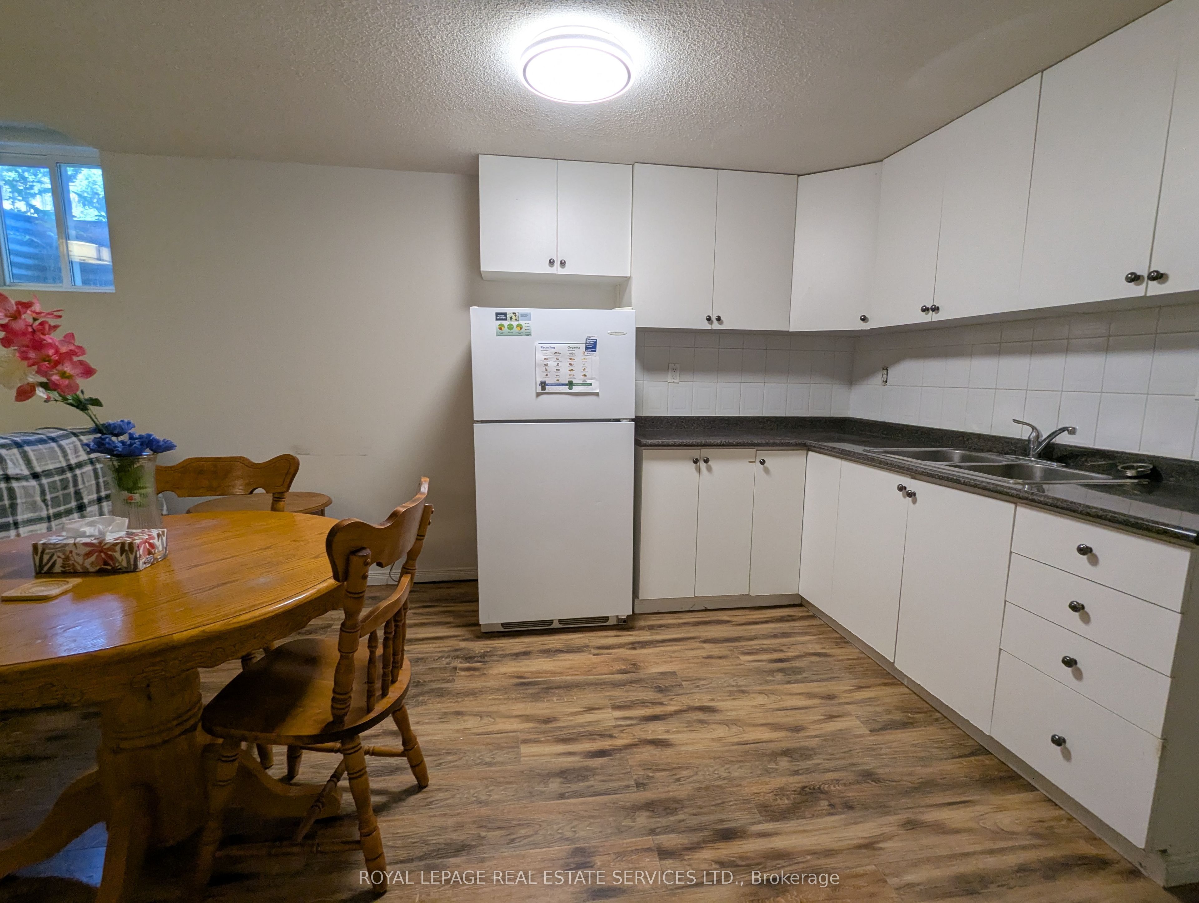 6053 Leeside Crescent BSMT