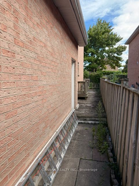 79 Graham Crescent