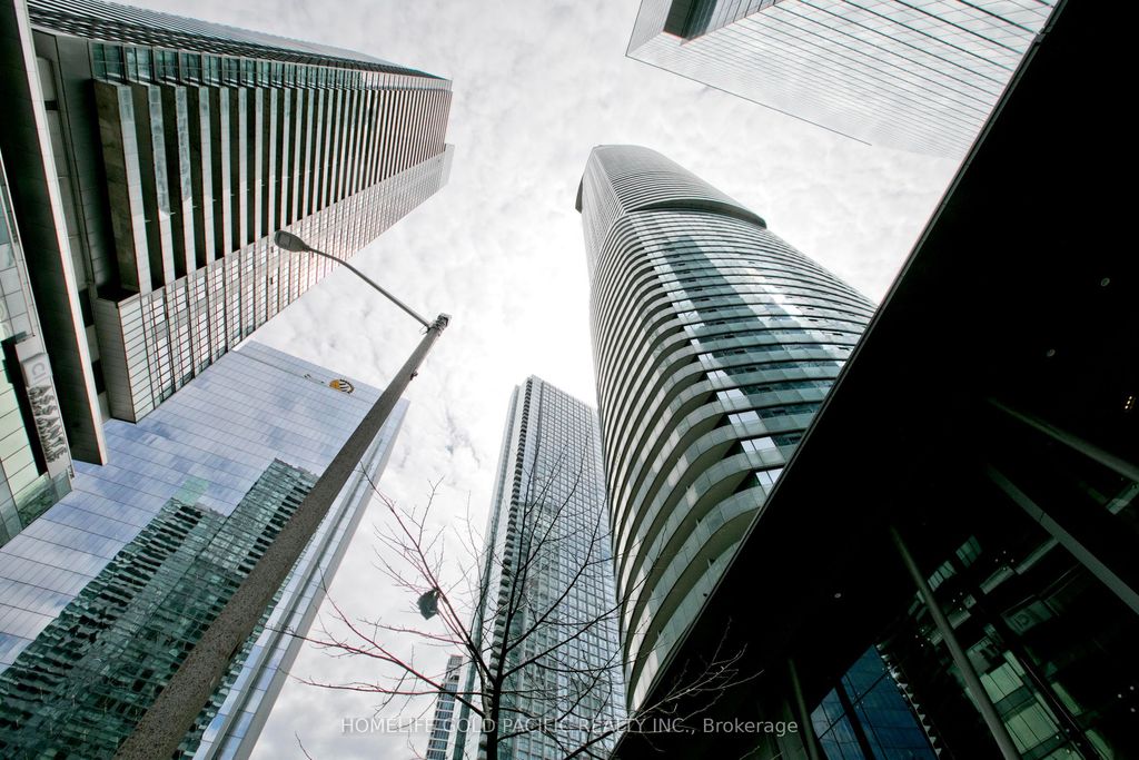 Photo of 14 York Street #802, Toronto, ON M5J 0B1 (MLS # C13076944)