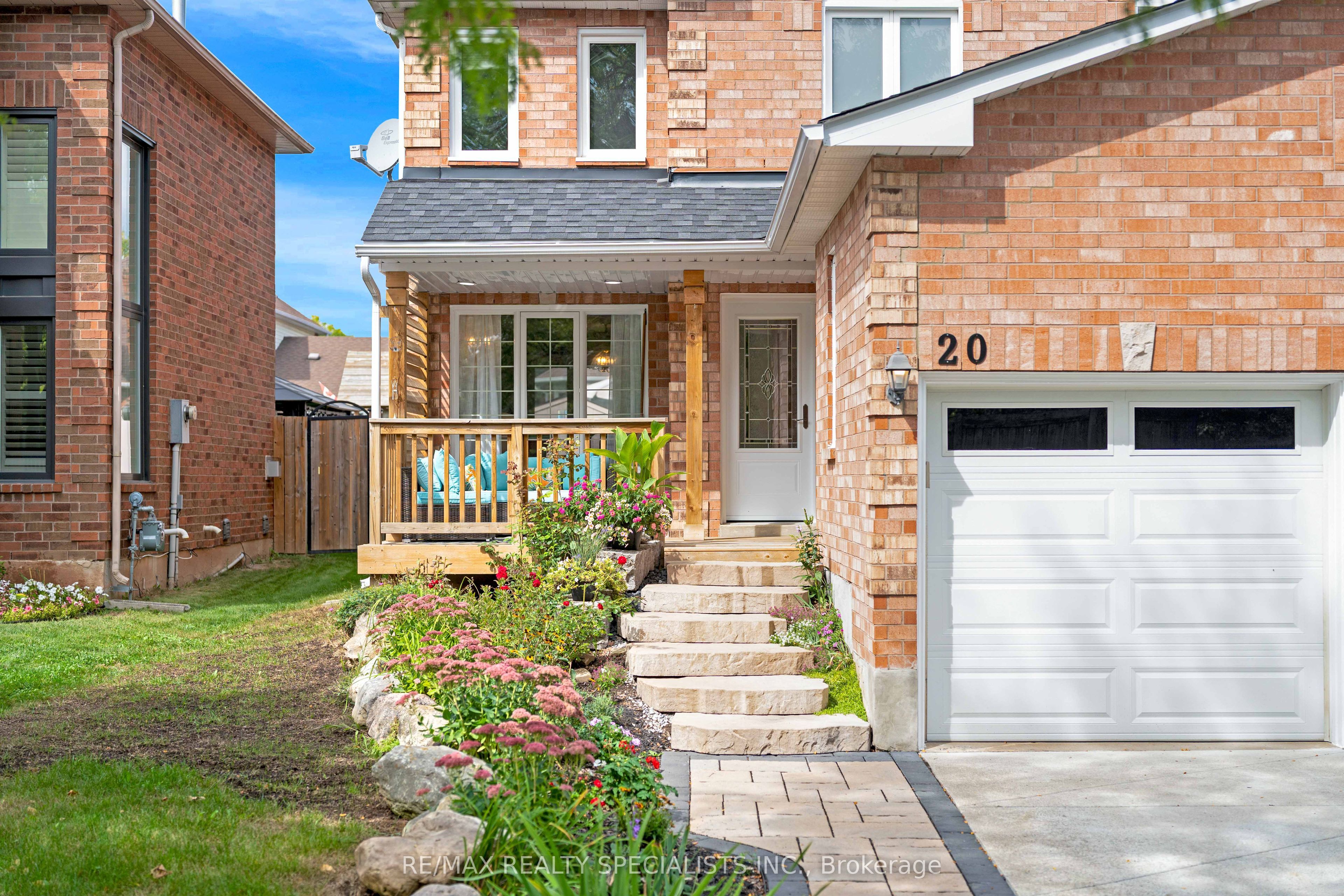 20 McCullough Crescent